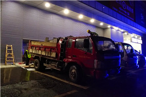 高層建筑的外墻內有保溫層，該不該拆除保溫墻。