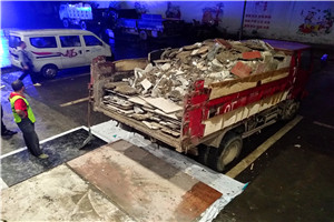 高層建筑的外墻內(nèi)有保溫層，該不該拆除保溫墻。