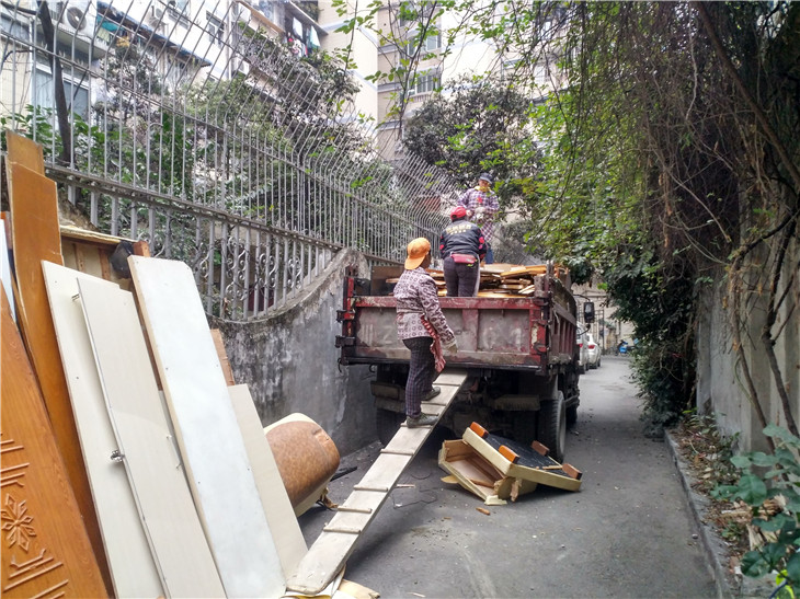 成都東安北左街37號院二手房拆除清運