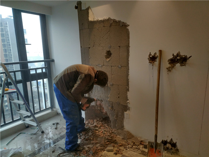 成都專業(yè)打墻成都打墻價格是多少?