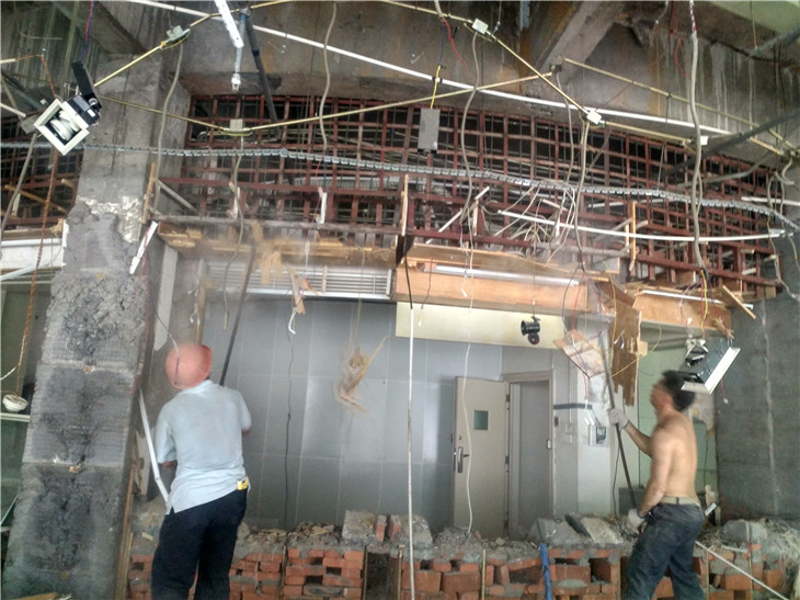 成都戰(zhàn)狼拆除達(dá)州大竹中國銀行拆除清運(yùn)記錄