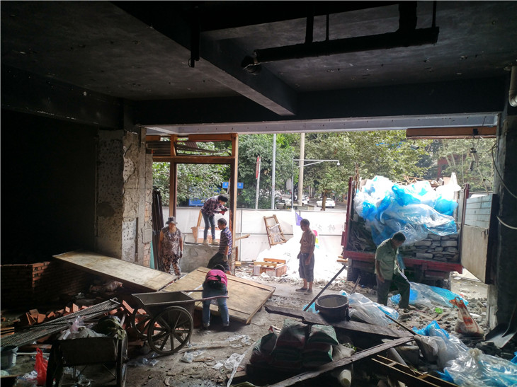 隱棲堂酒店7月加緊清運拆除裝修馬上8月進入開業(yè)了