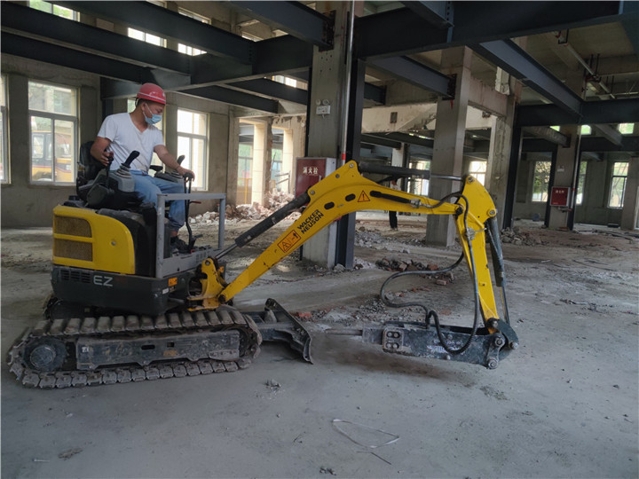 成都現澆樓梯拆除清運公司溫江聯東u谷成都醫學城拆除清運案例