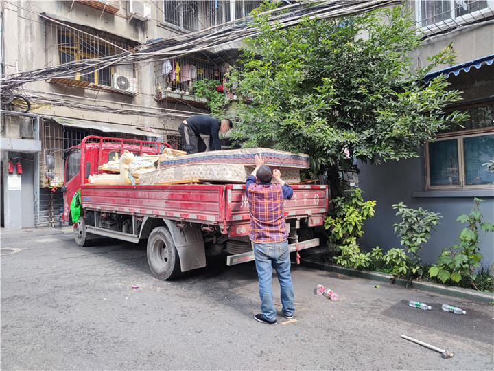 成都廢舊家具清運拆除上門處理清溪東路1號院案例